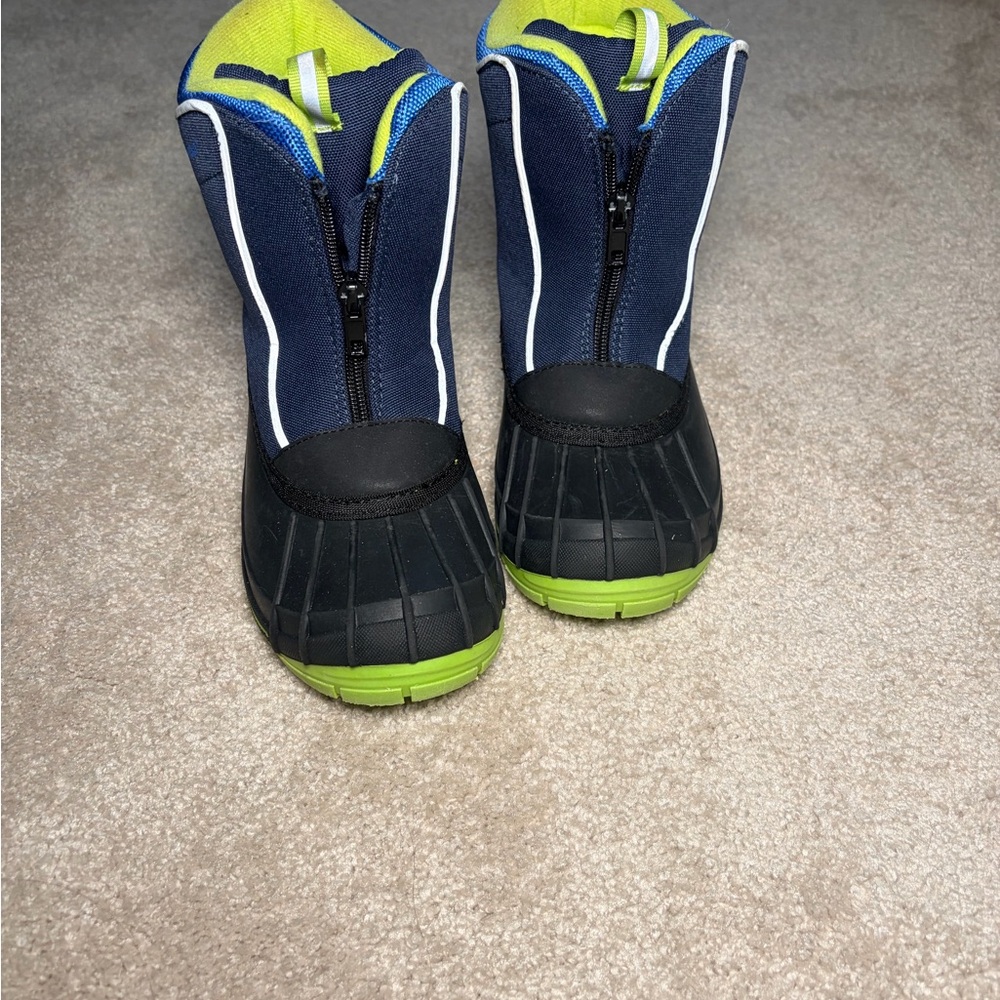Size 1 ArcticShield Kids Snow Boots